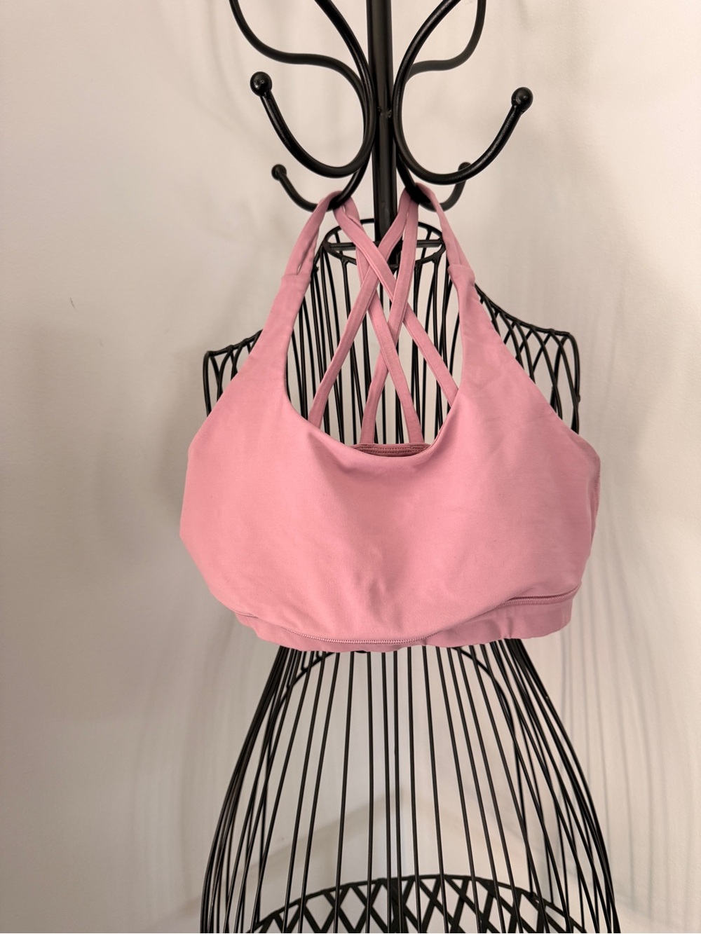 lululemon athletica pink Energy sports Bra size 8